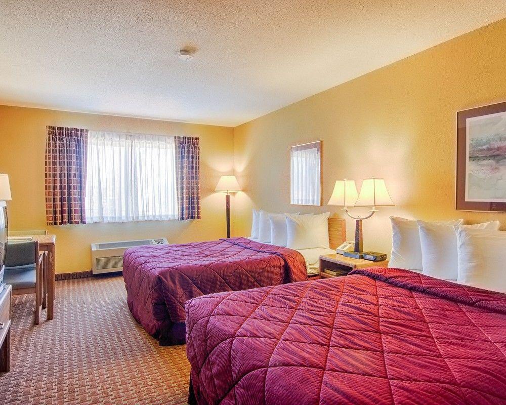 Quality Inn & Suites By Choice Hotels Wisconsin Dells Exterior photo